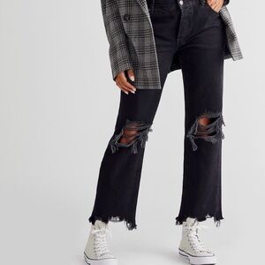 We The Free By Free People
Maggie Mid Rise Black Straight Leg Distressed Jeans